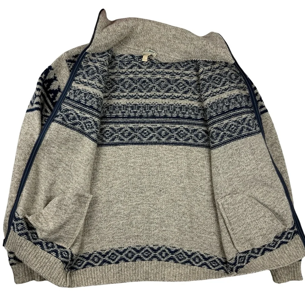 LL Bean Vtg Script Logo Lambs Wool Print Sweater Vintage USA XL Vintage